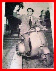 POSTER 35x50 VITTORIO GASSMAN in VESPA