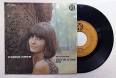SANDIE SHAW"